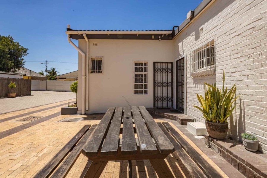 To Let 2 Bedroom Property for Rent in Oakdale Western Cape